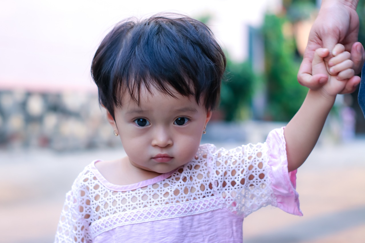 含籽女试管代生的孩子的名字（代孕选性别生的女孩含有籽字的高雅名字）